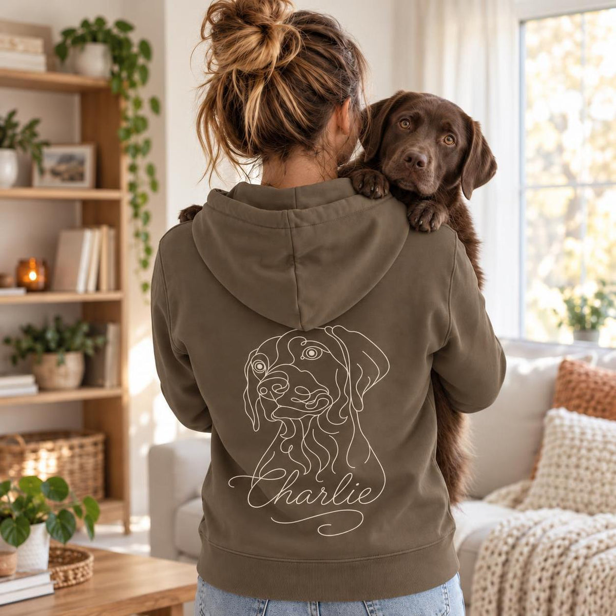 Dog Mom - Hoodie mit Ärmeldruck II